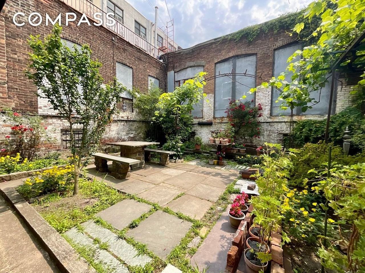 Listing photo 1 of 5