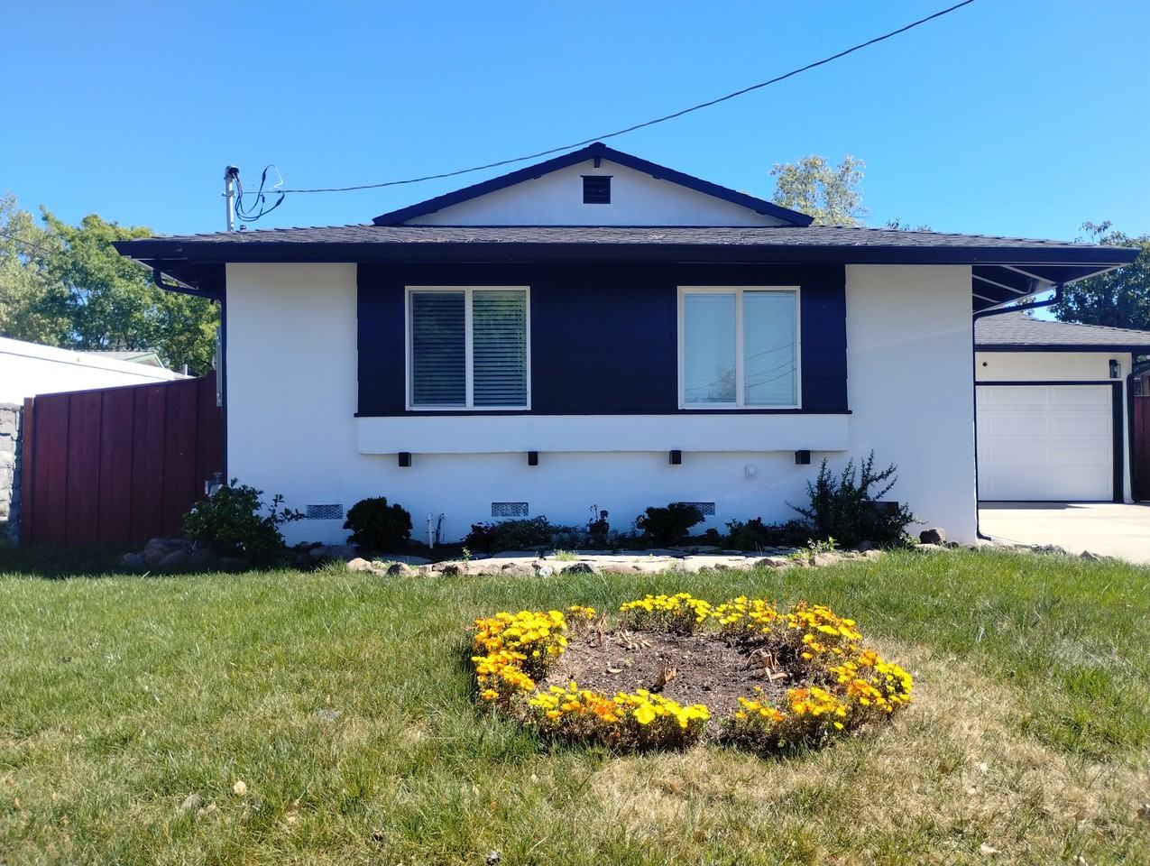 Listing photo 1 of 5