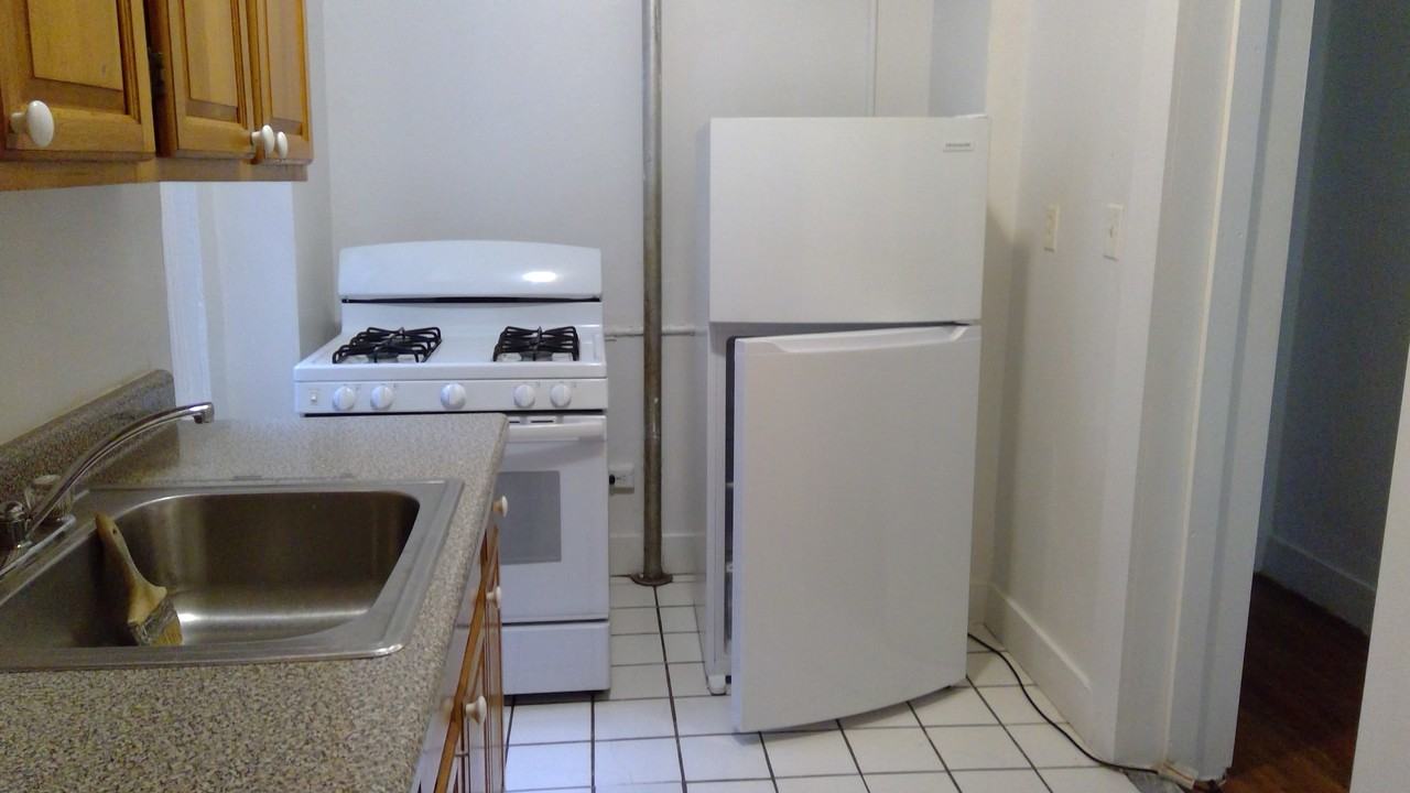 Listing photo 1 of 5