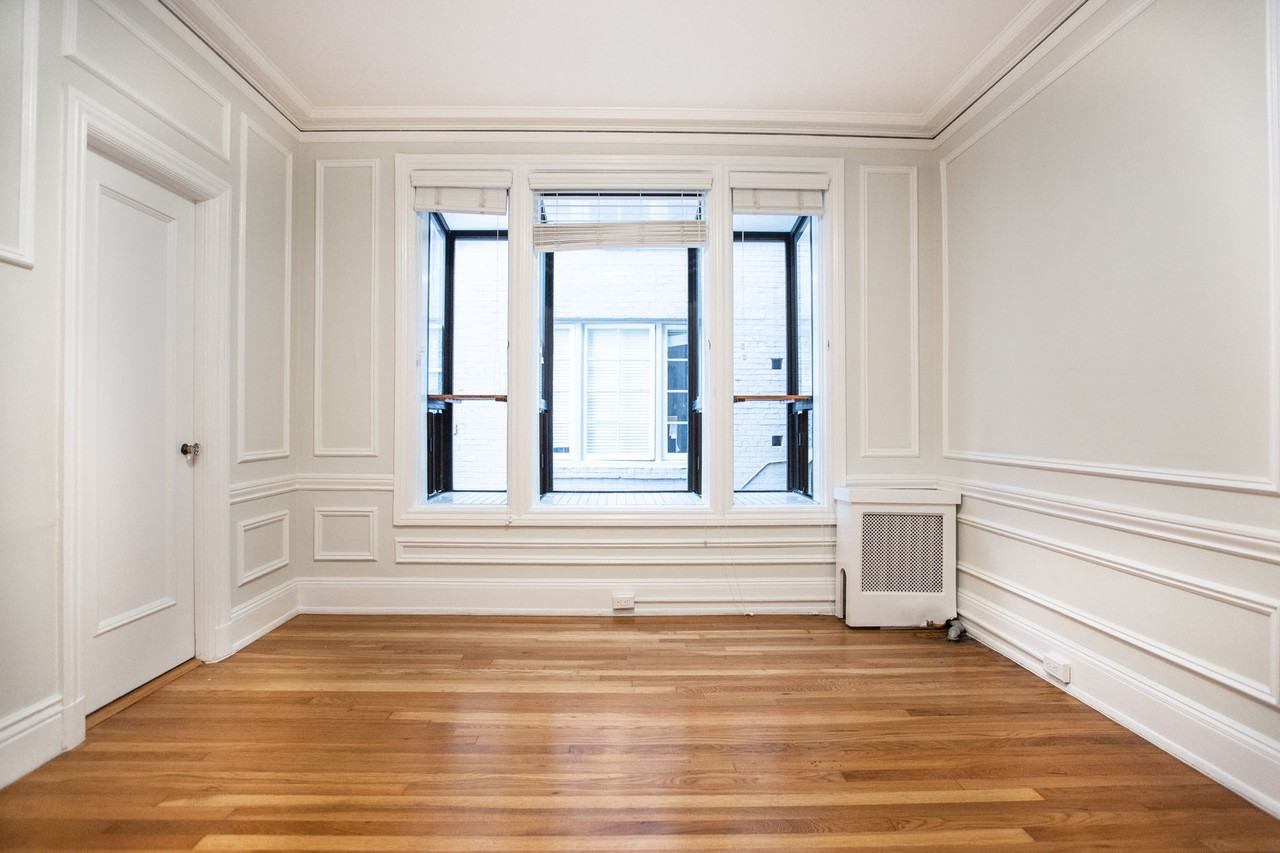 Listing photo 1 of 5