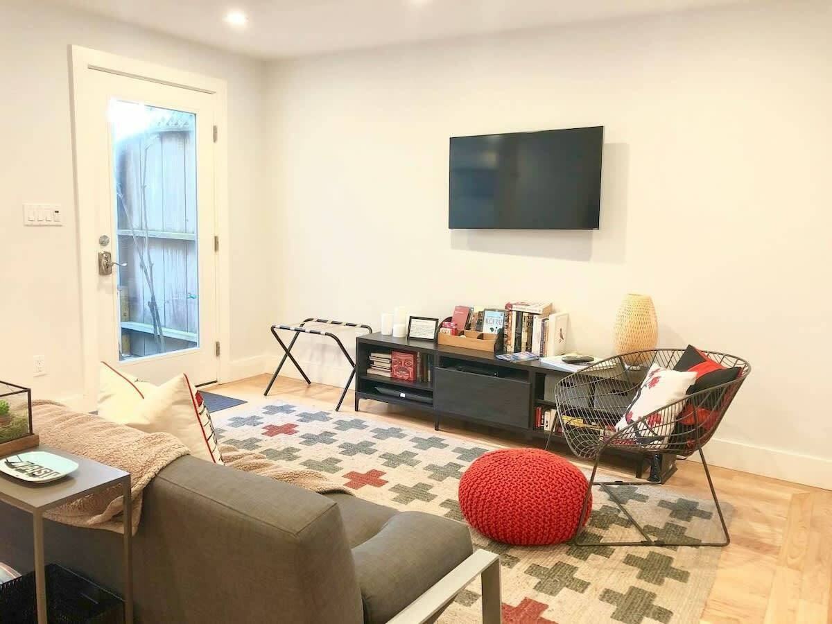 Listing photo 1 of 5