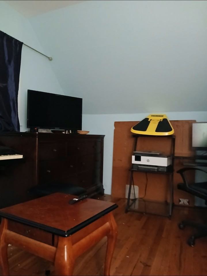 Listing photo 1 of 5