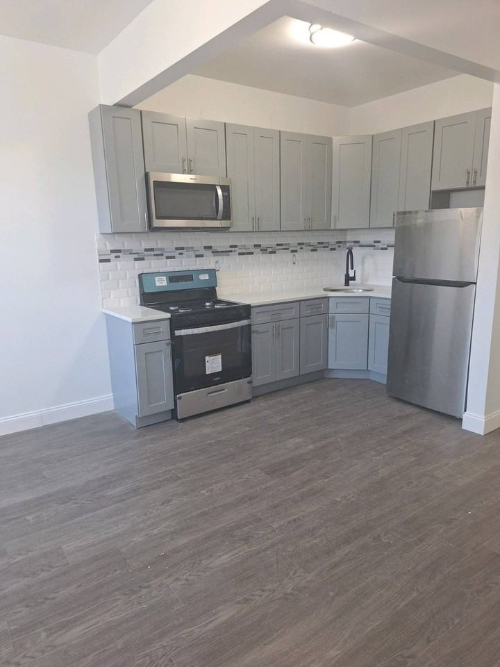 Listing photo 1 of 5