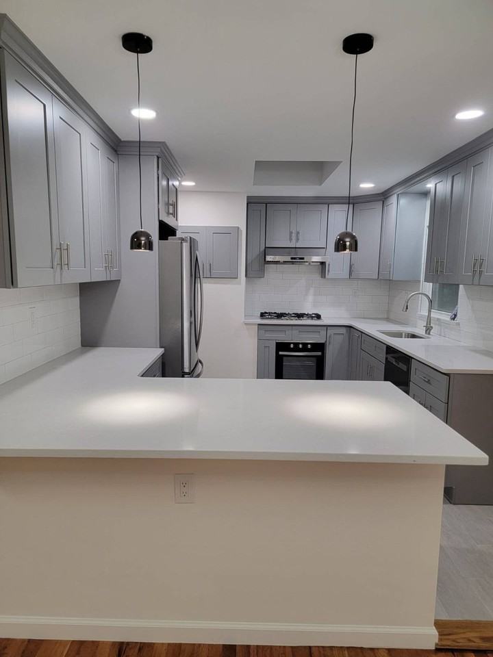 Listing photo 1 of 5