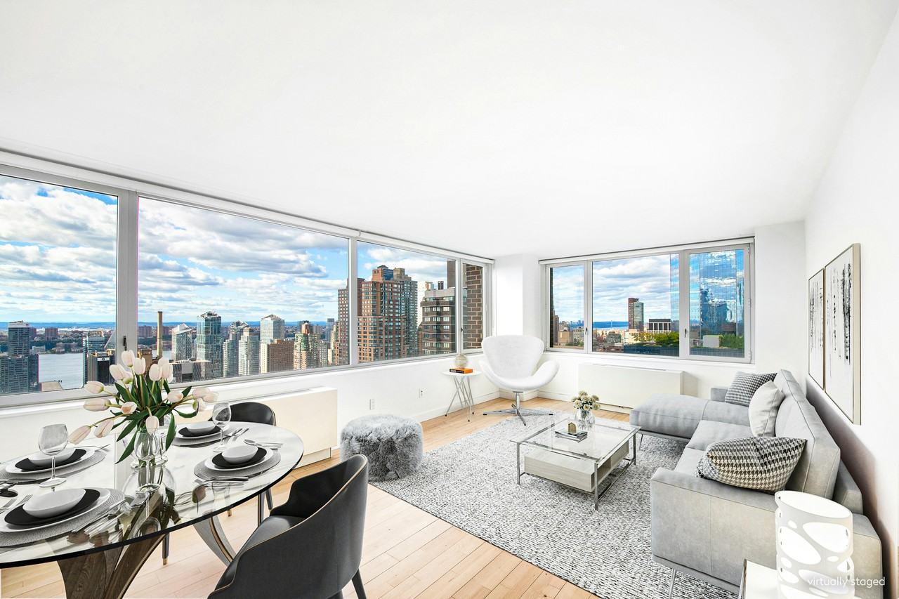 Listing photo 1 of 5