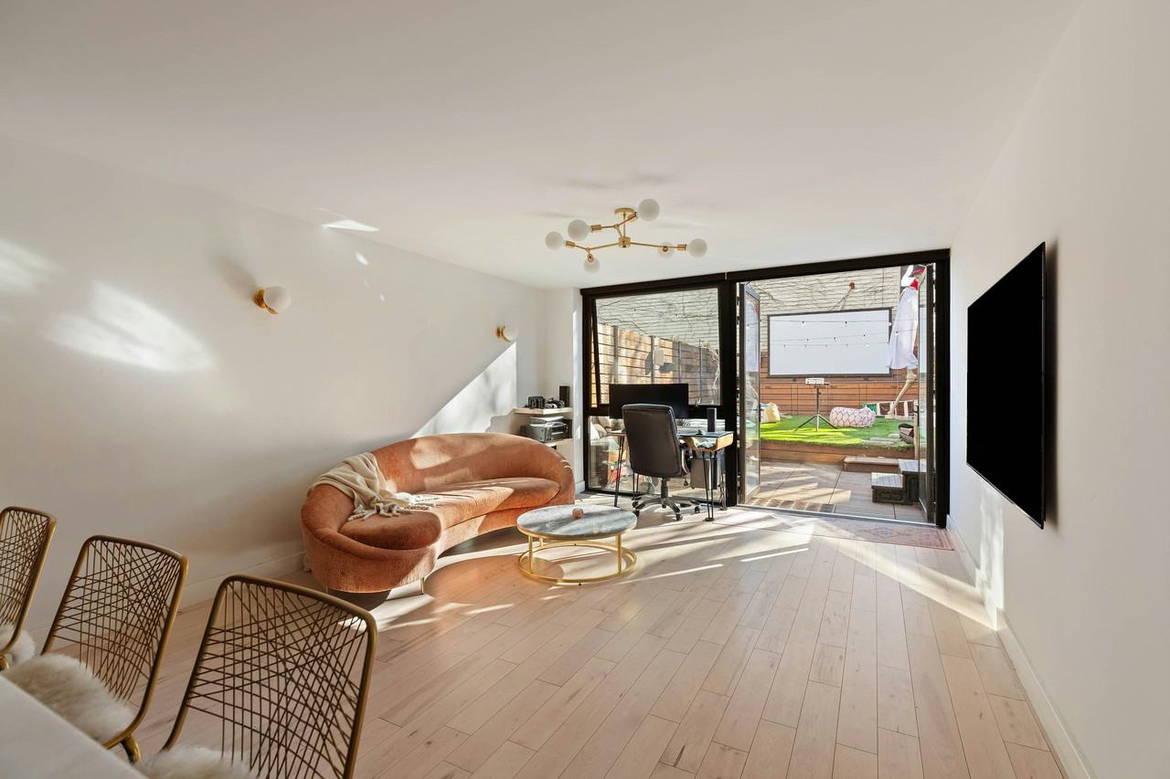 Listing photo 1 of 5