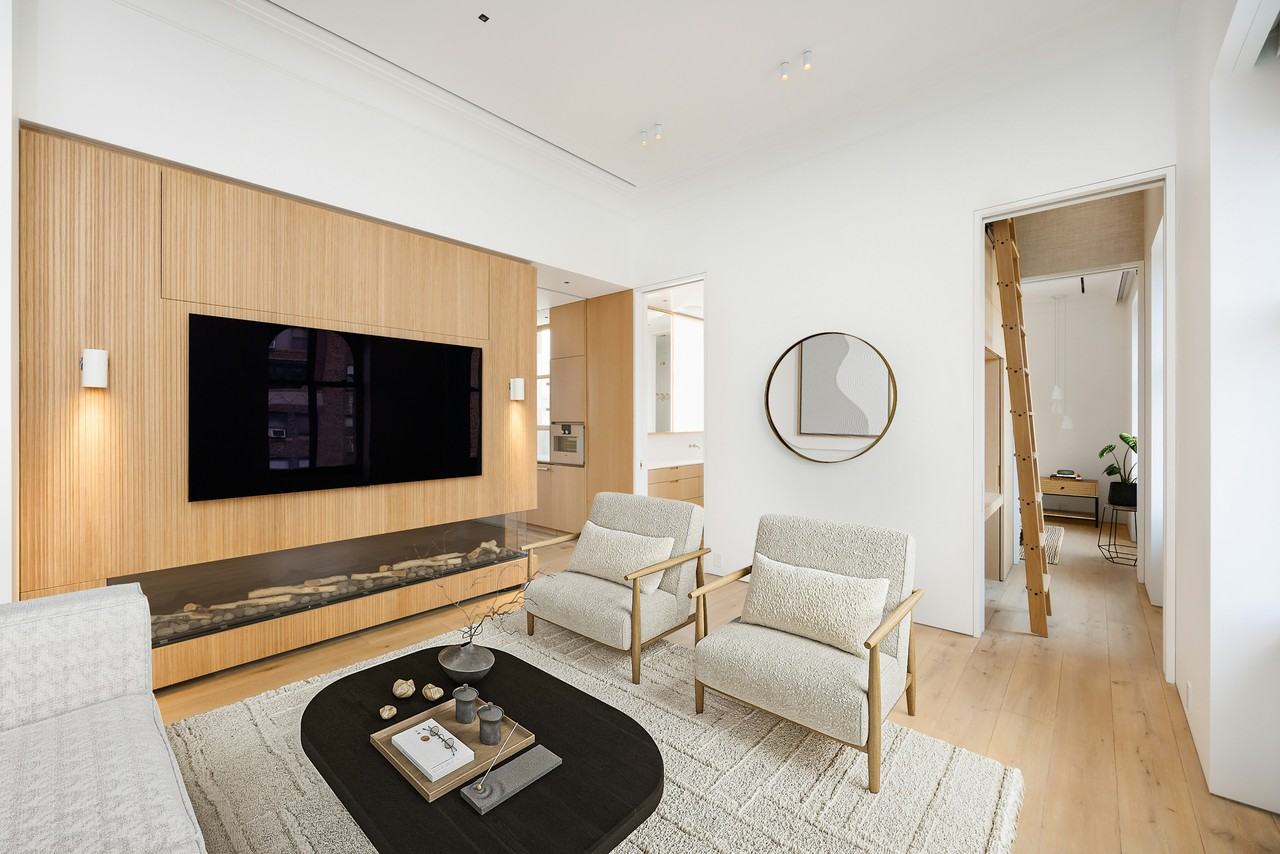 Listing photo 1 of 5