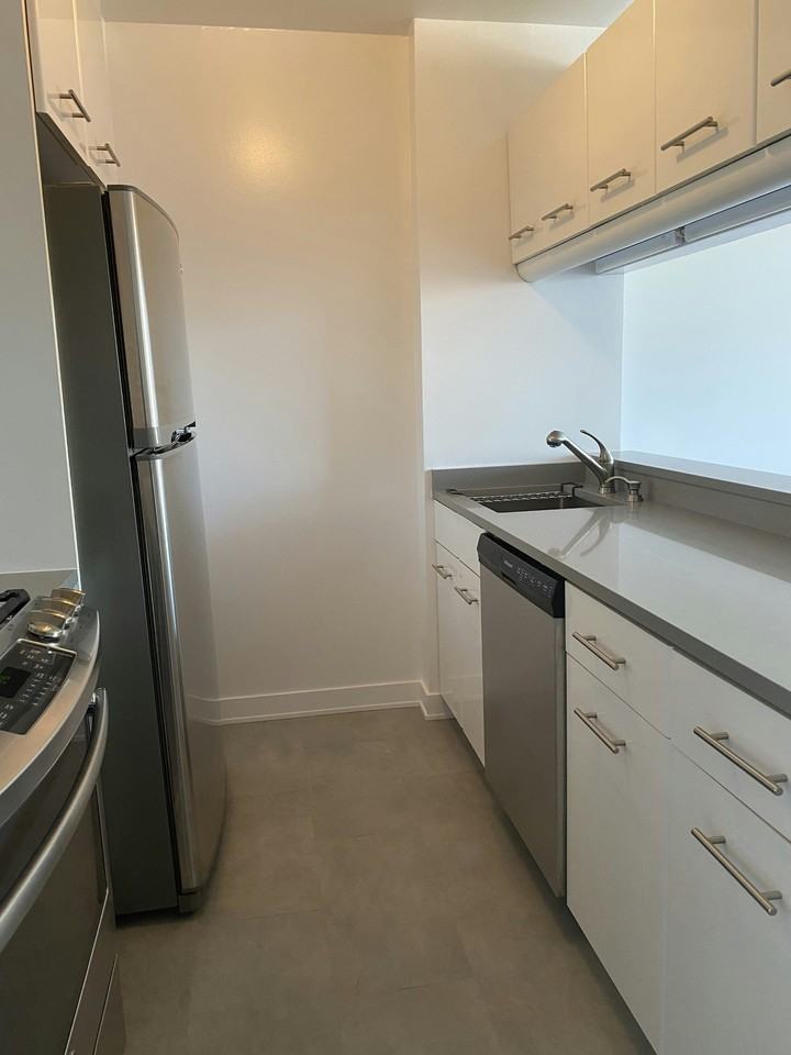 Listing photo 1 of 5