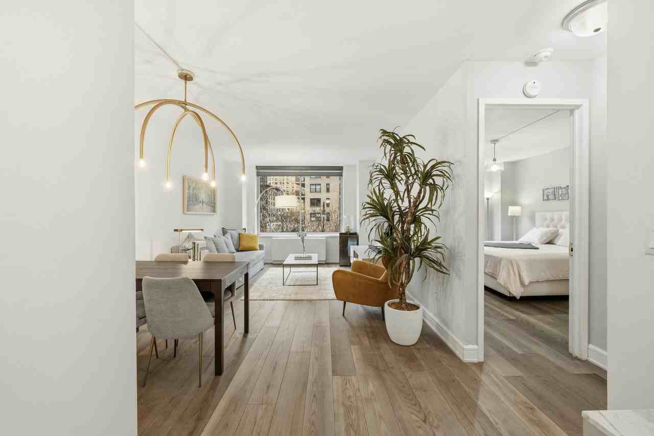 Listing photo 1 of 5