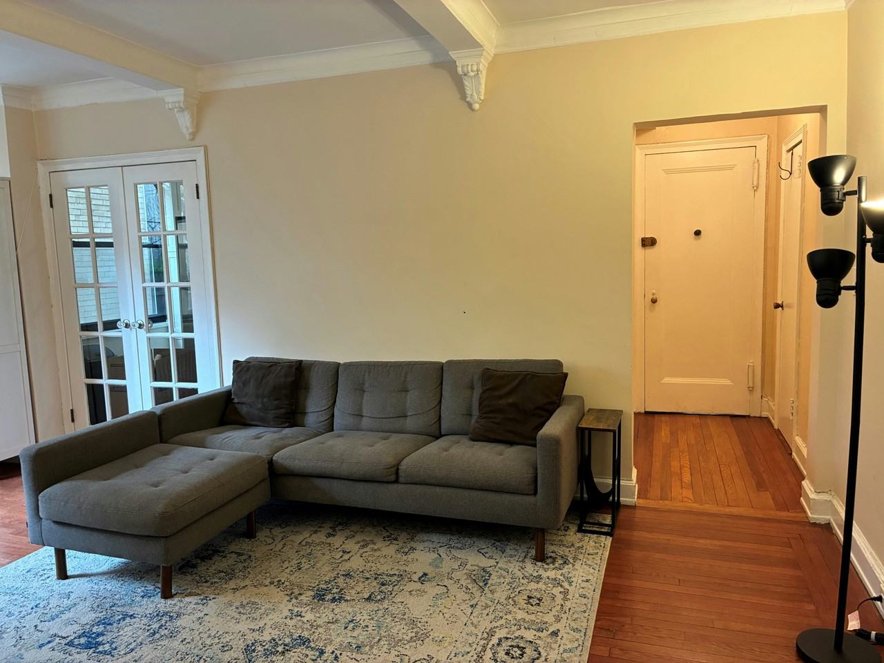 Listing photo 1 of 5