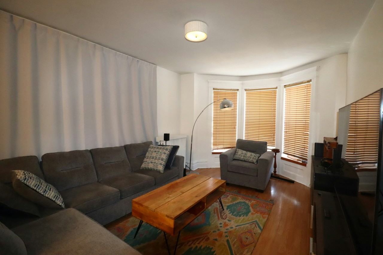 Listing photo 1 of 5