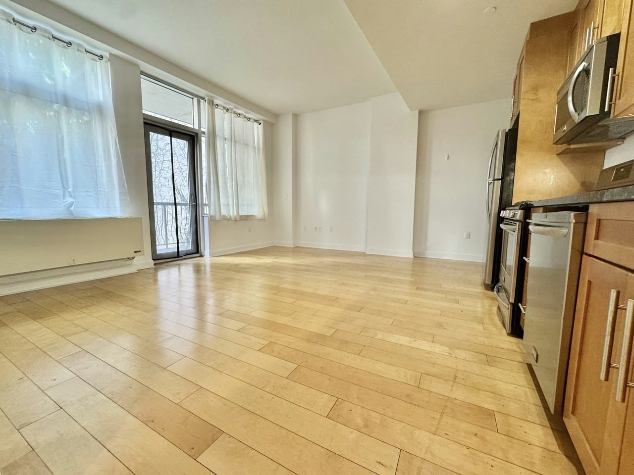 Listing photo 1 of 5