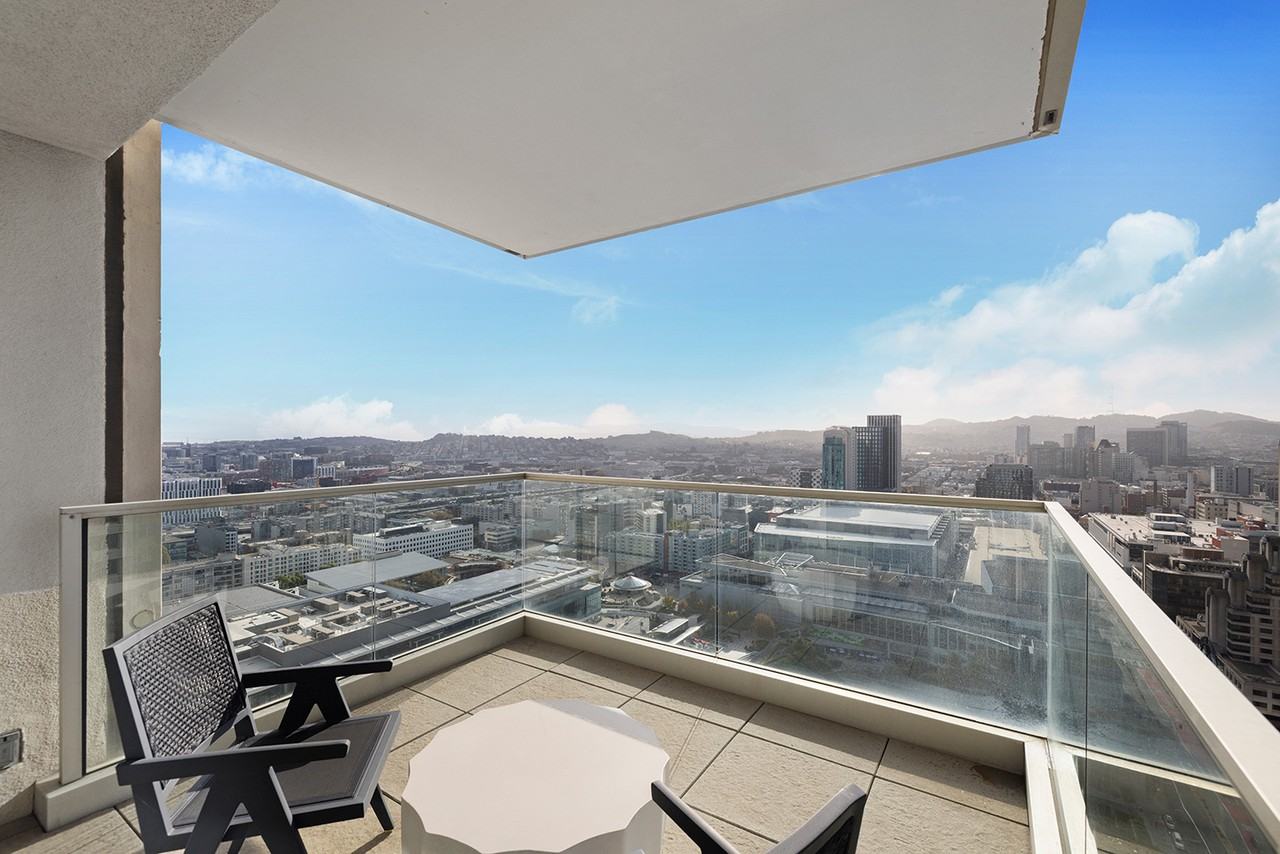 Listing photo 1 of 5