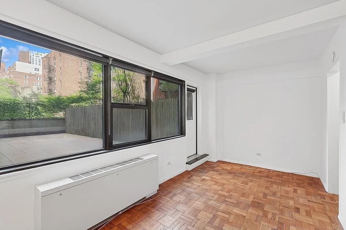 Listing photo 1 of 5