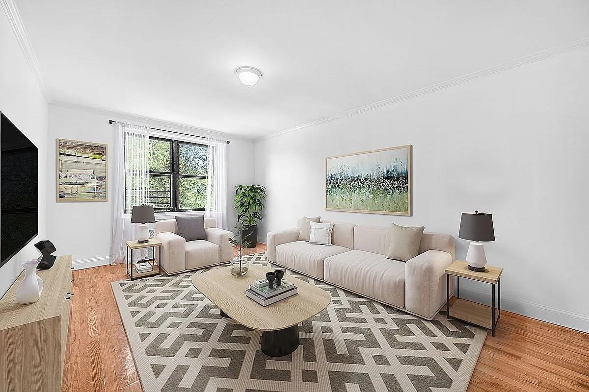 Listing photo 1 of 5