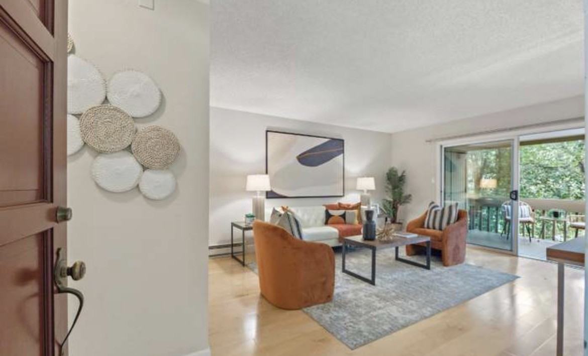 Listing photo 1 of 5