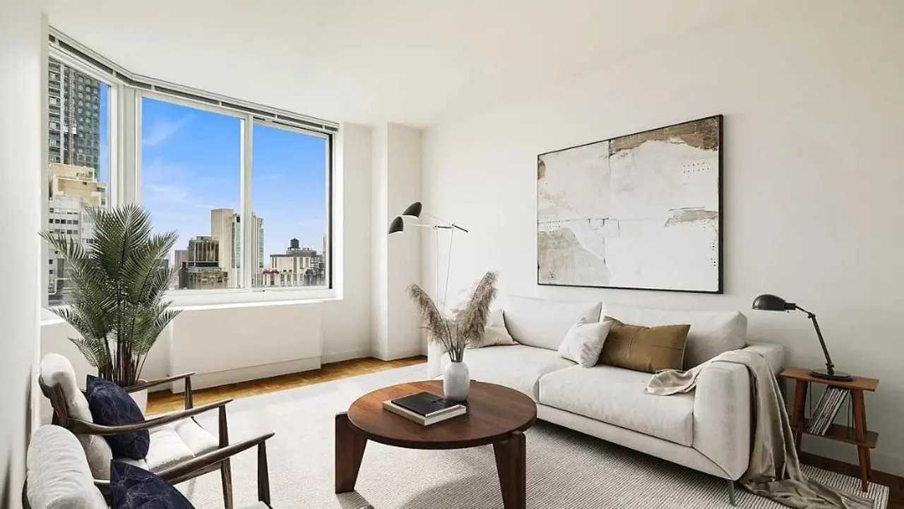 Listing photo 1 of 4