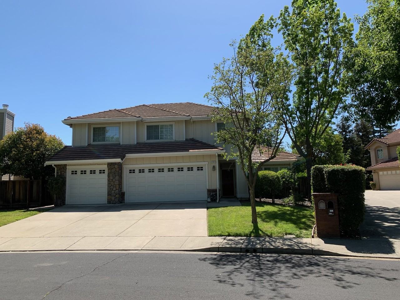 Listing photo 1 of 5