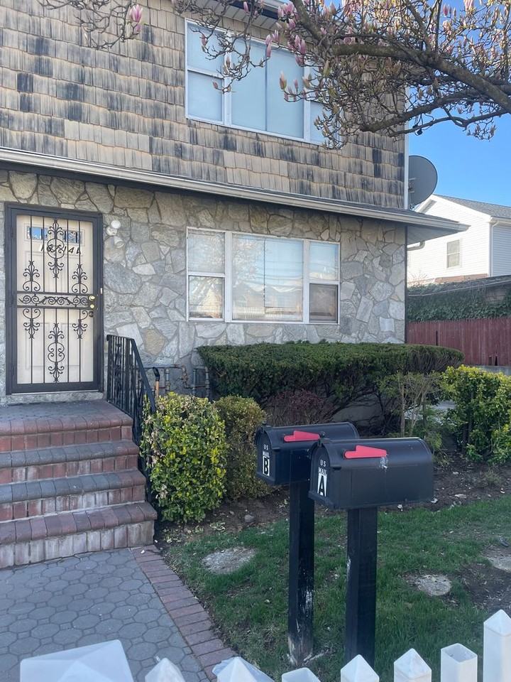 Listing photo 1 of 5