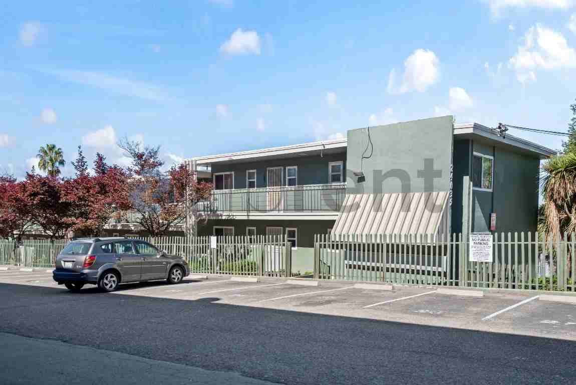 Listing photo 1 of 5