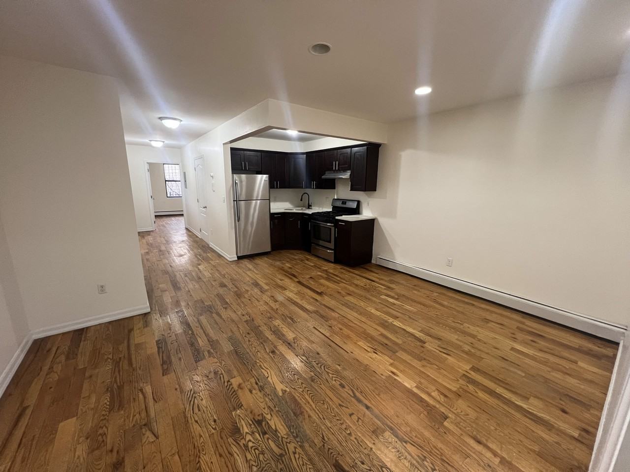 Listing photo 1 of 5