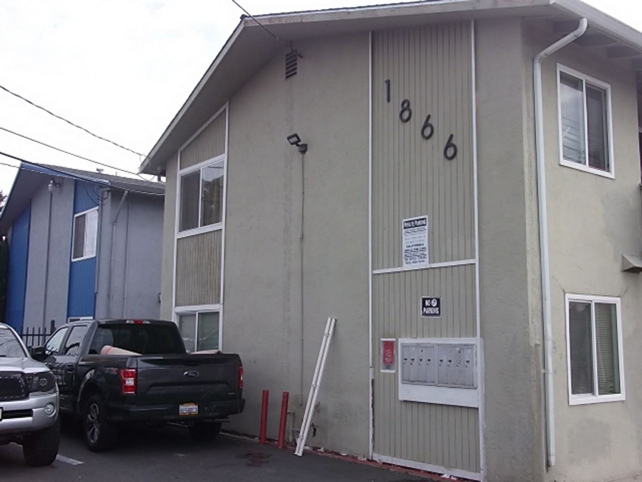 Listing photo 1 of 5