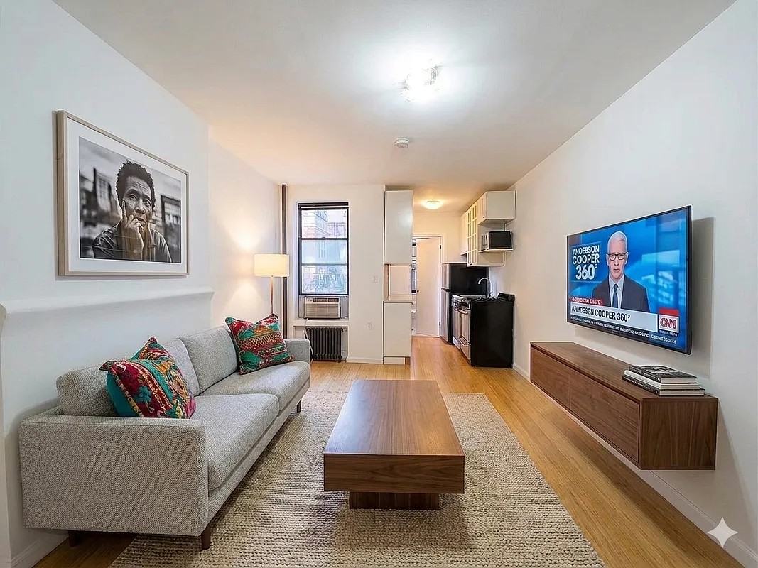 Listing photo 1 of 4