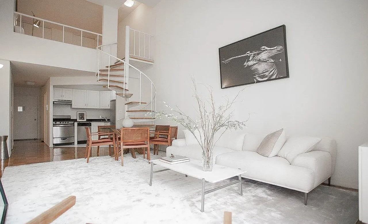 Listing photo 1 of 5