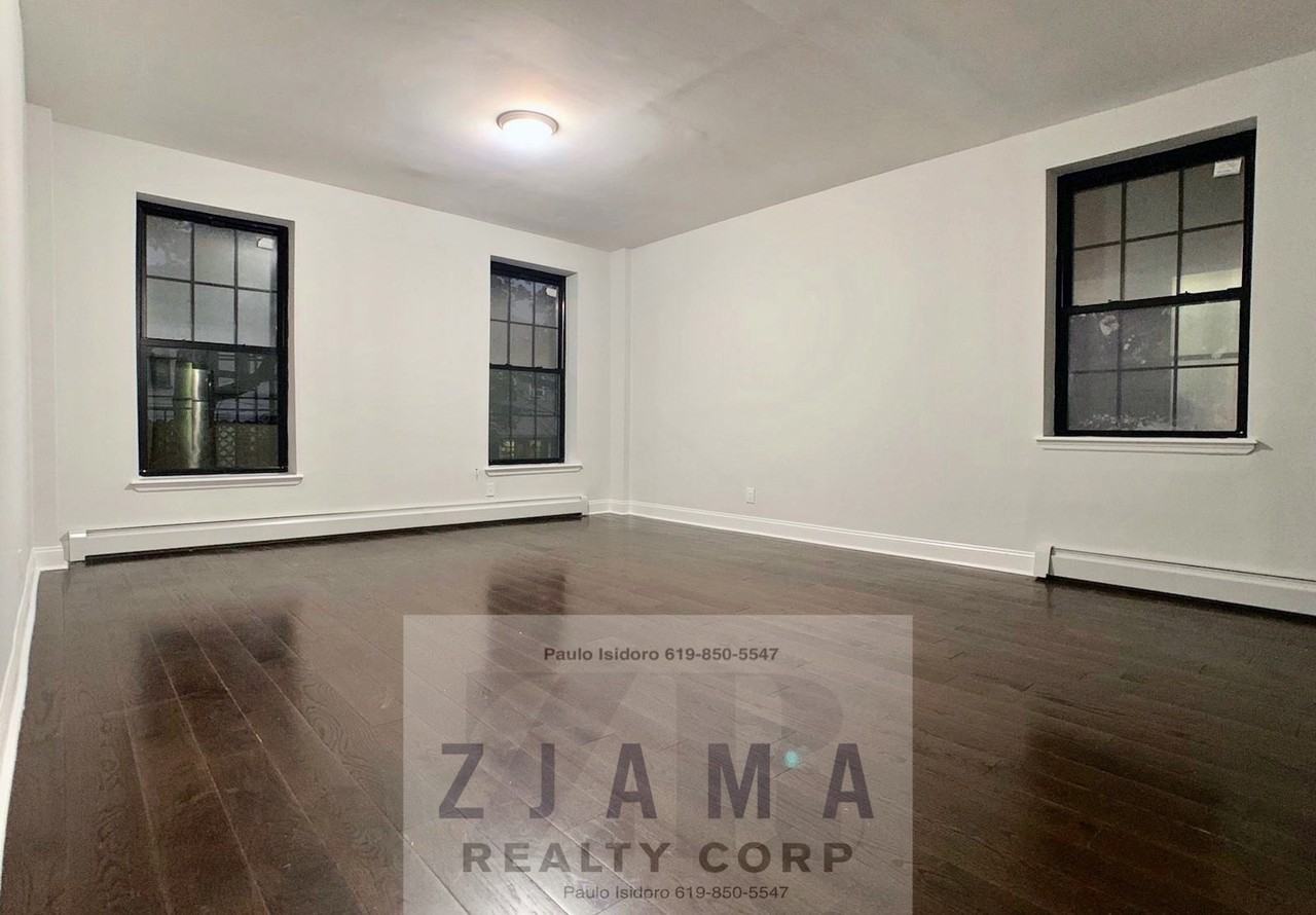 Listing photo 1 of 5