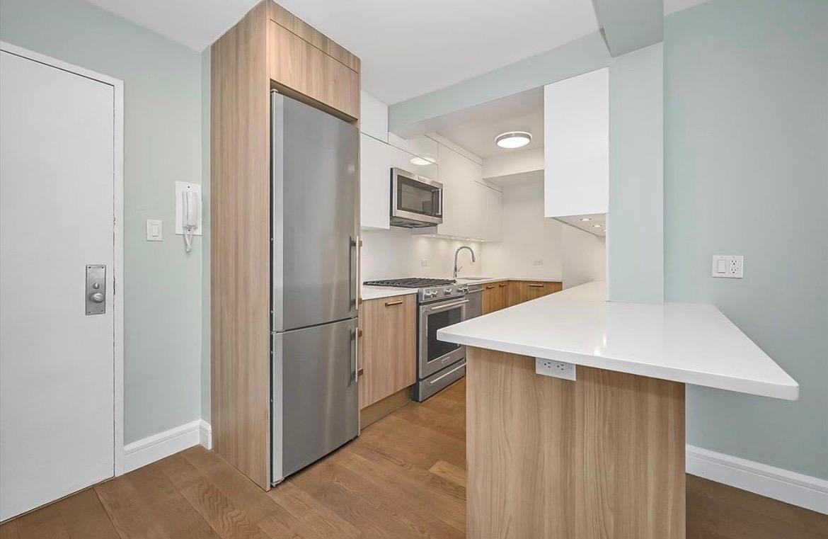 Listing photo 1 of 5