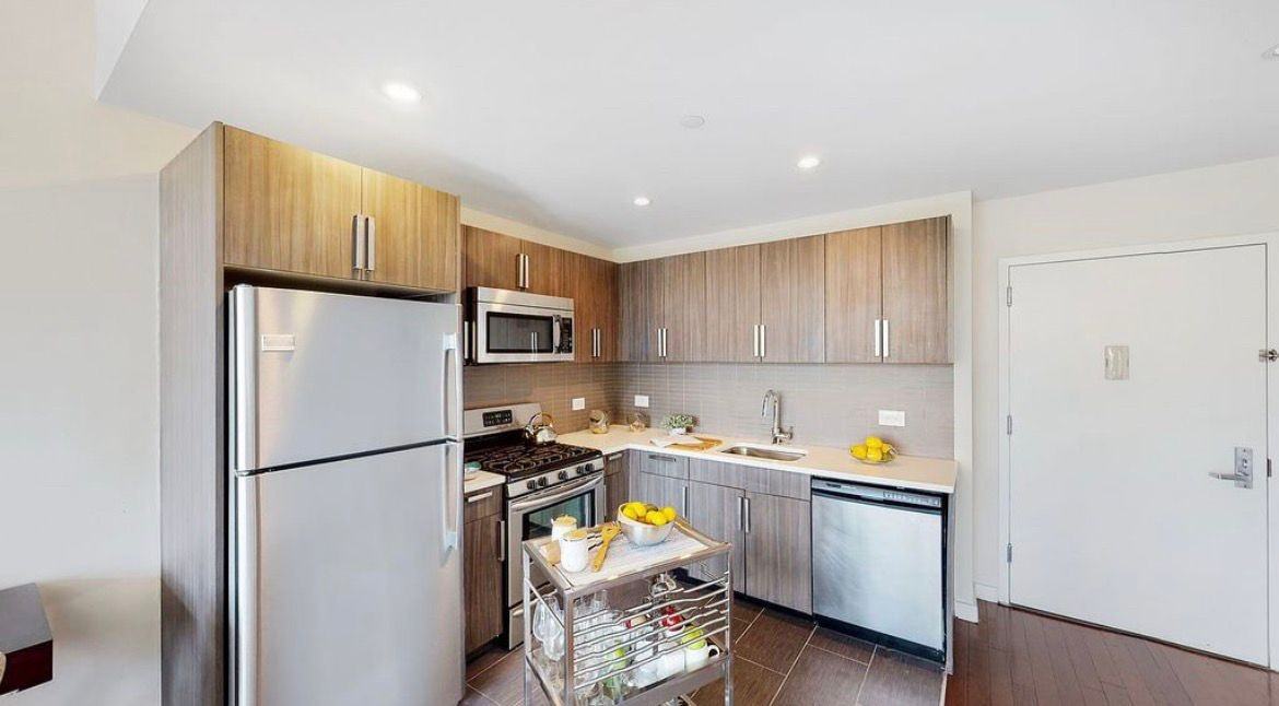 Listing photo 1 of 5