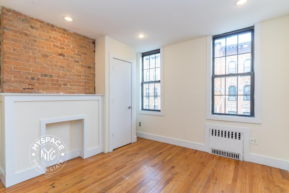 Listing photo 1 of 5