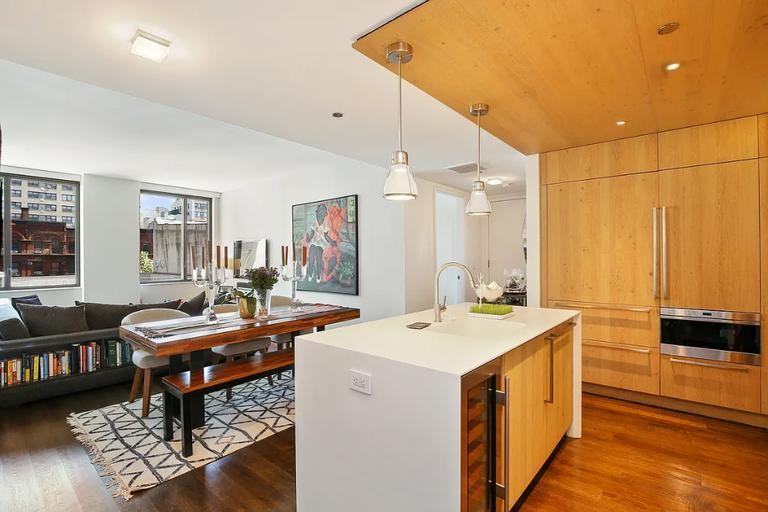 Listing photo 1 of 5