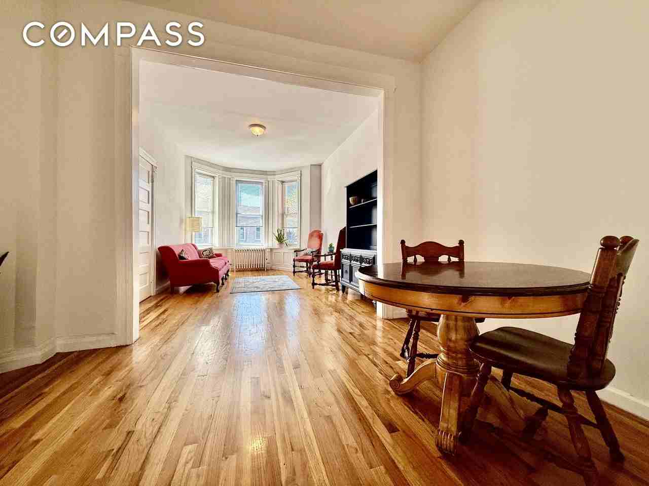 Listing photo 1 of 5