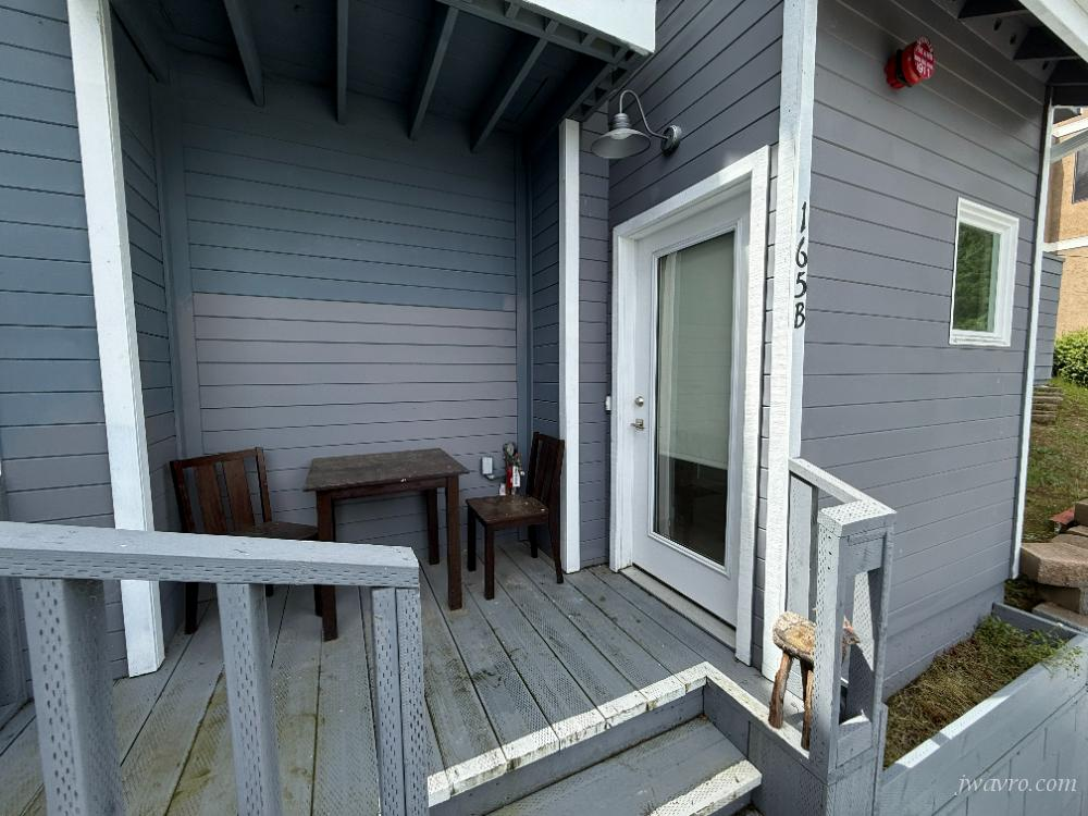 Listing photo 1 of 5