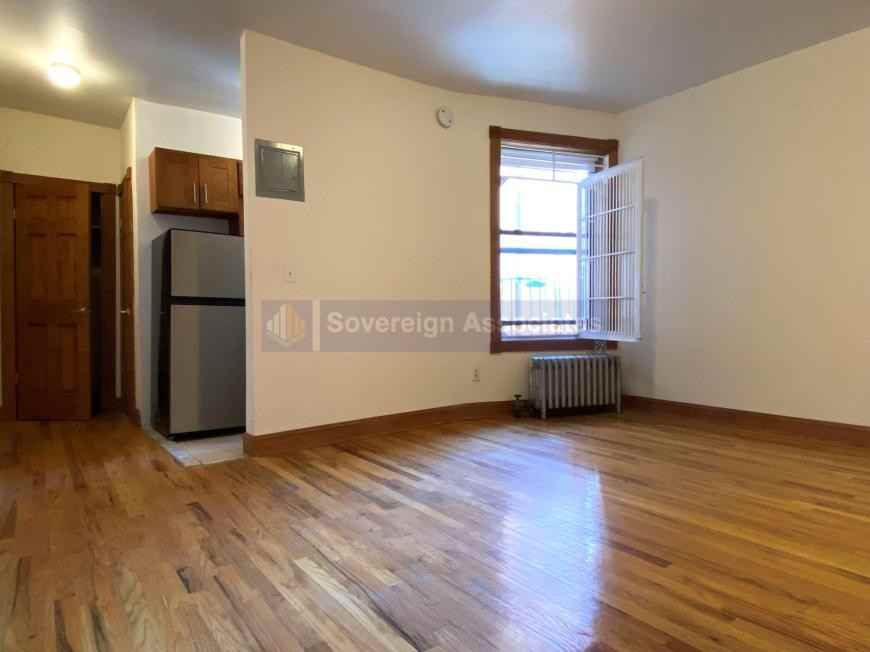 Listing photo 1 of 5