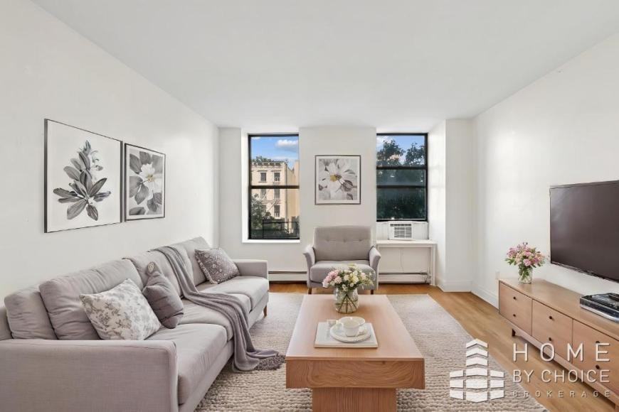 Listing photo 1 of 5