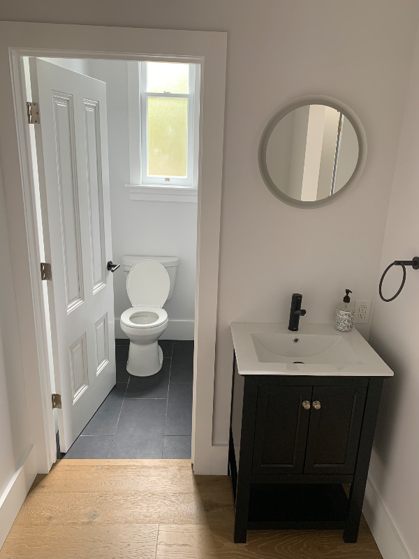 Listing photo 1 of 4