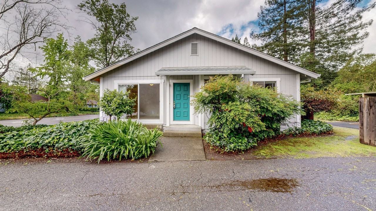 Listing photo 1 of 5