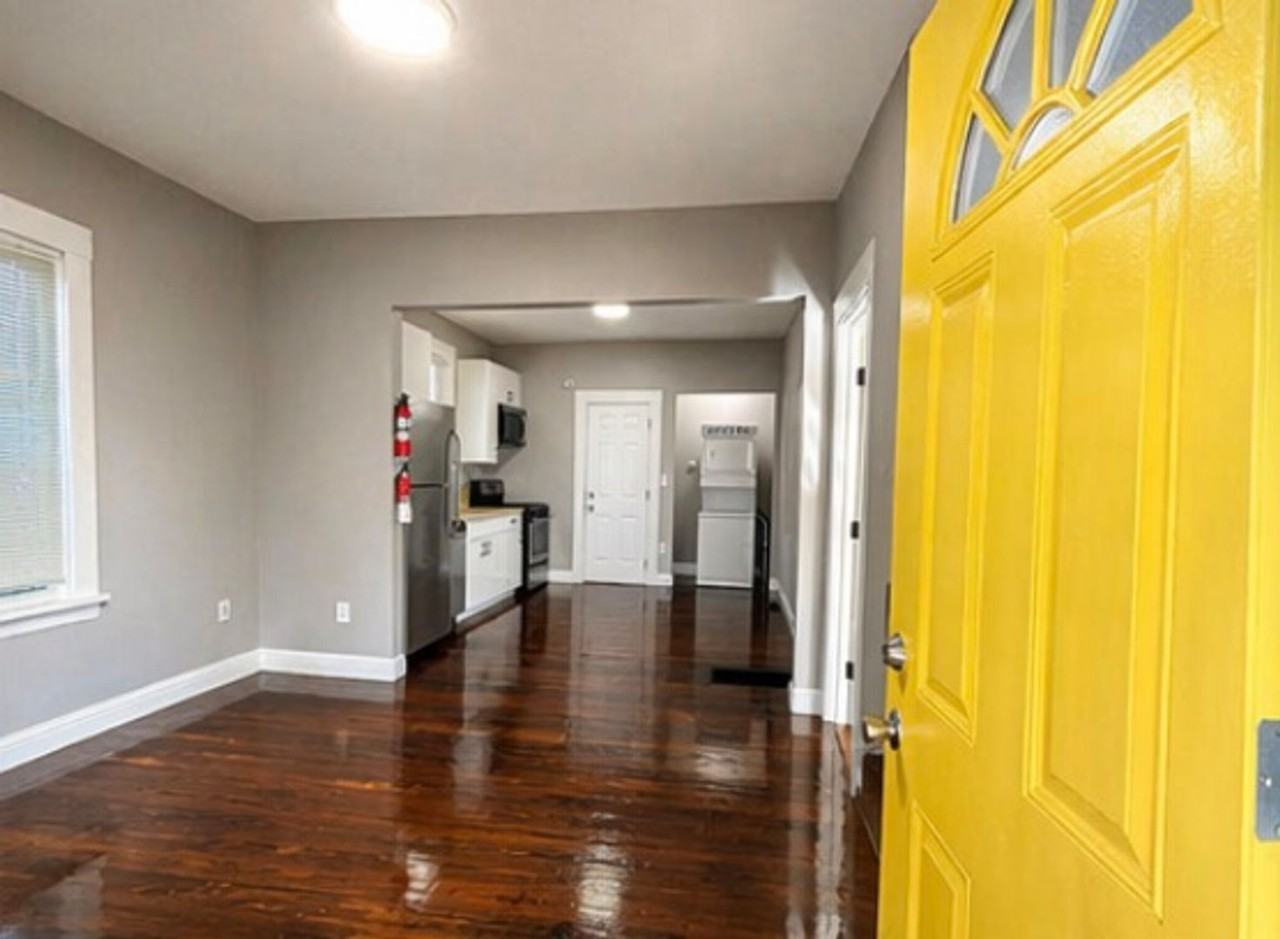 Listing photo 1 of 5