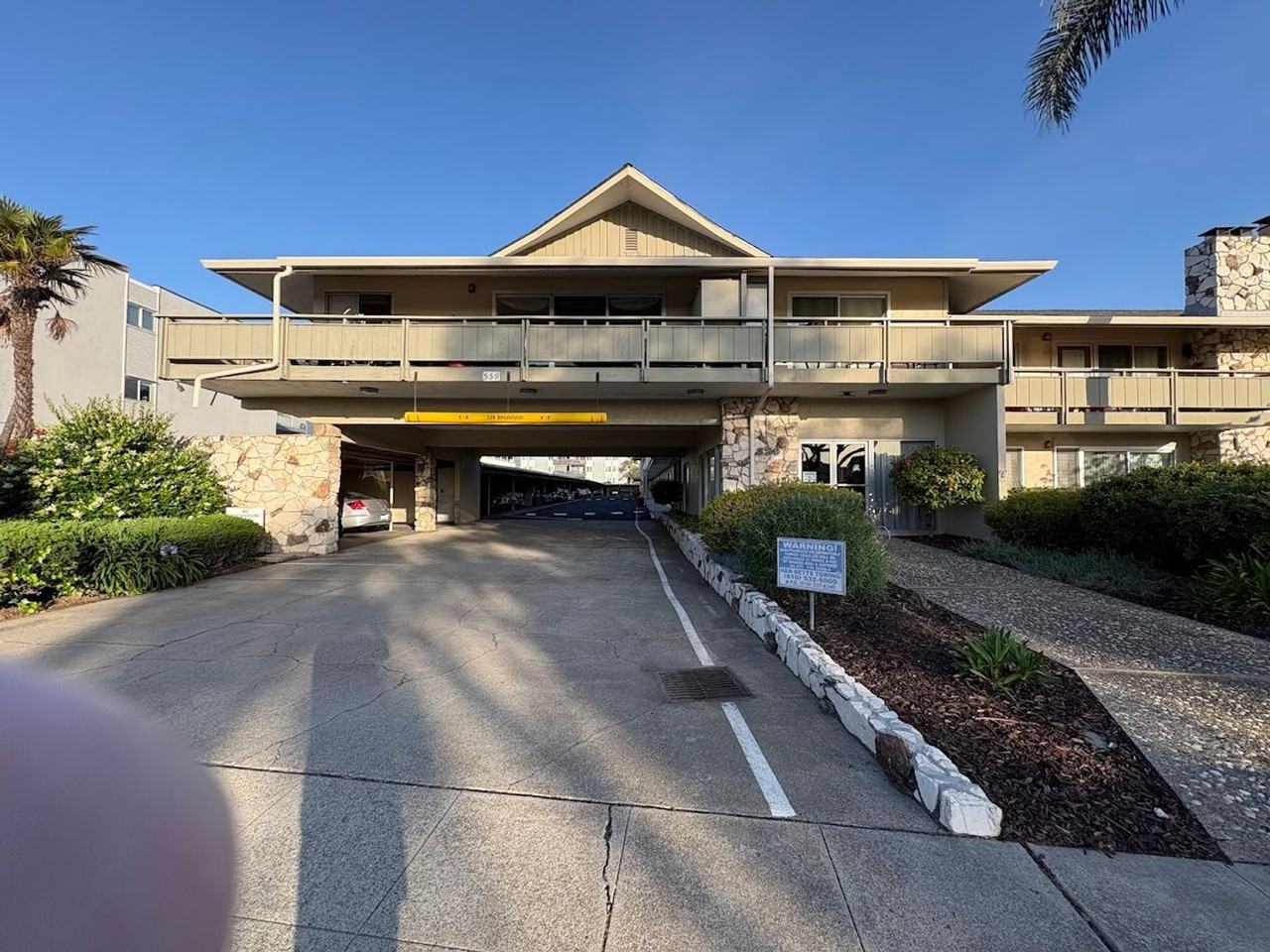 Listing photo 1 of 5