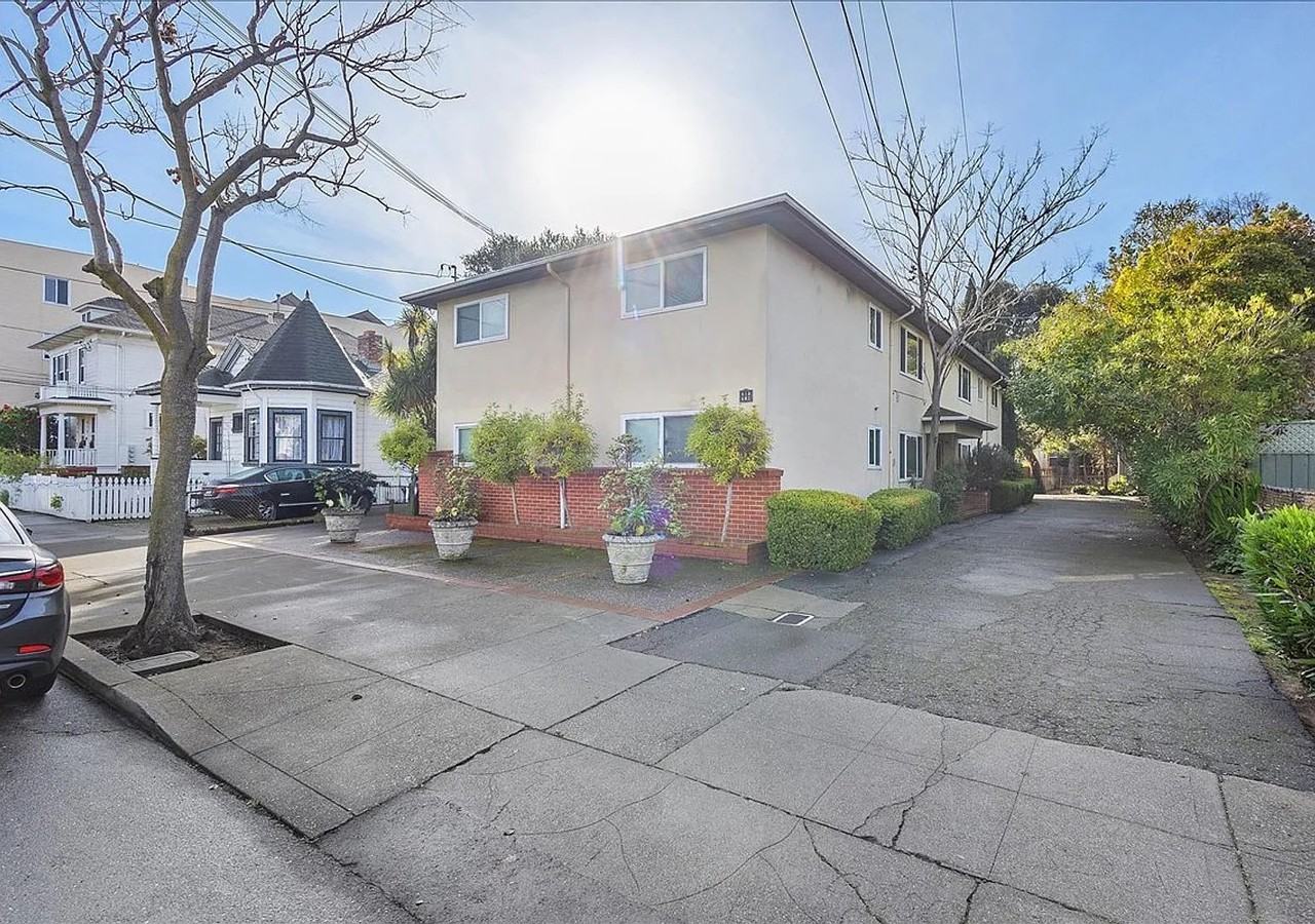 Listing photo 1 of 5