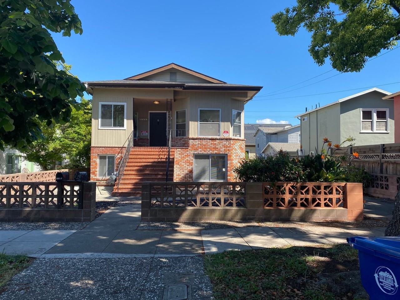 Listing photo 1 of 5