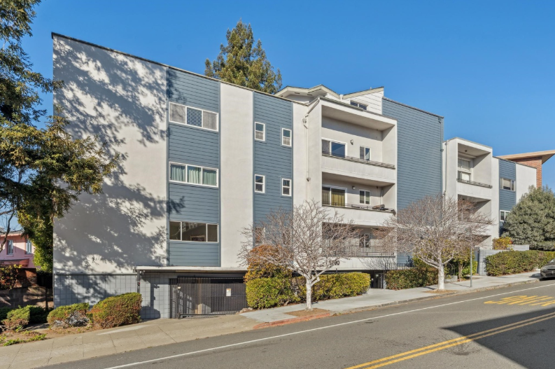 Listing photo 1 of 5