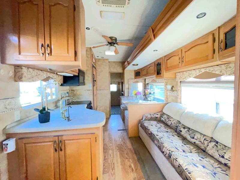 Listing photo 1 of 5