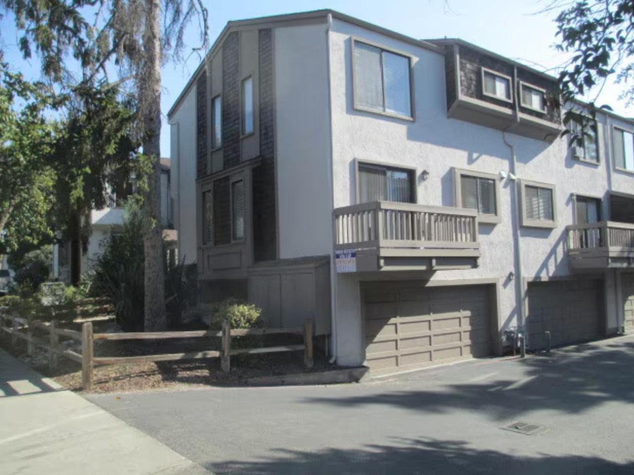 Listing photo 1 of 5
