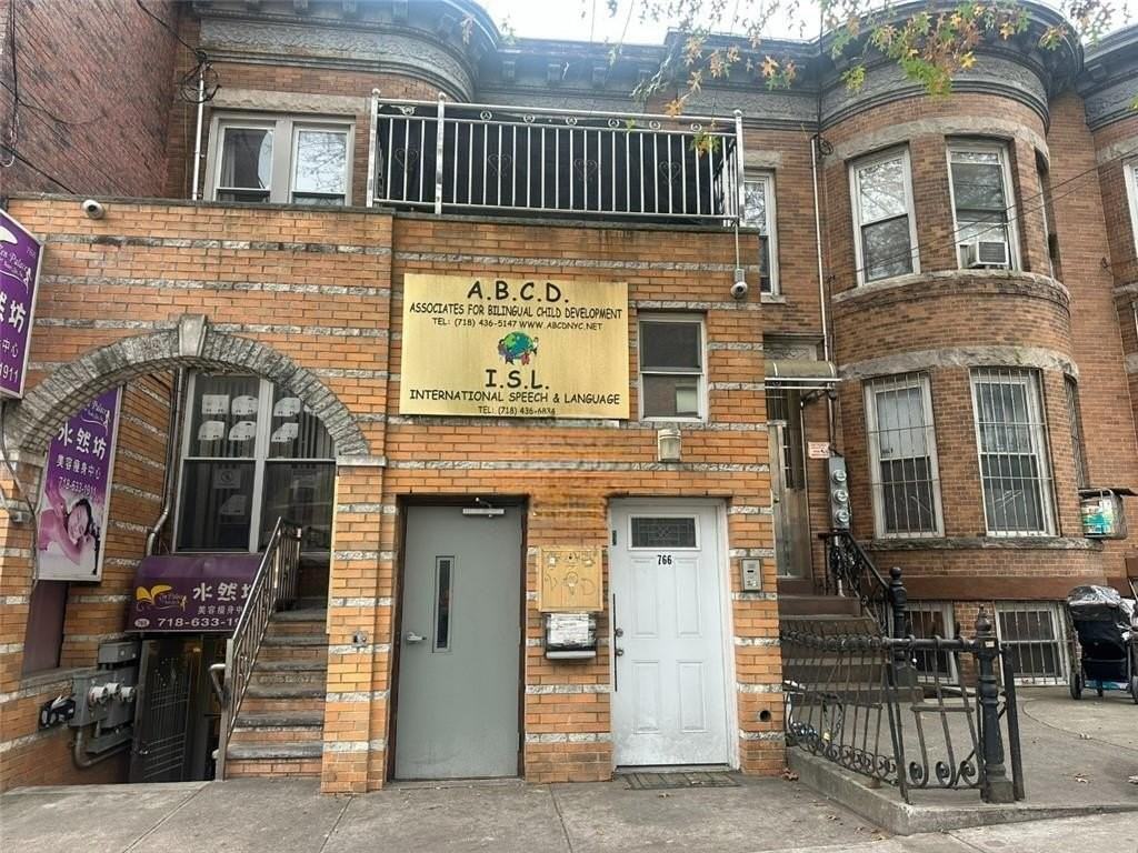 Listing photo 1 of 5
