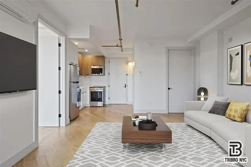 Listing photo 1 of 5
