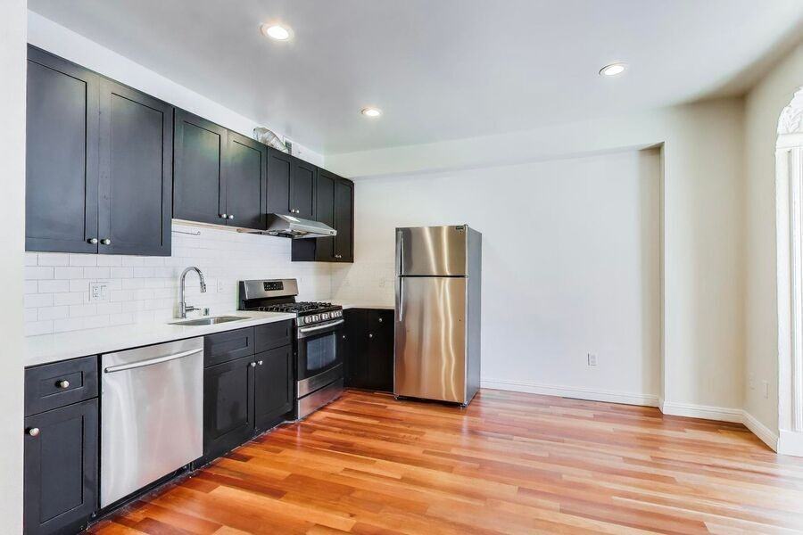 Listing photo 1 of 5
