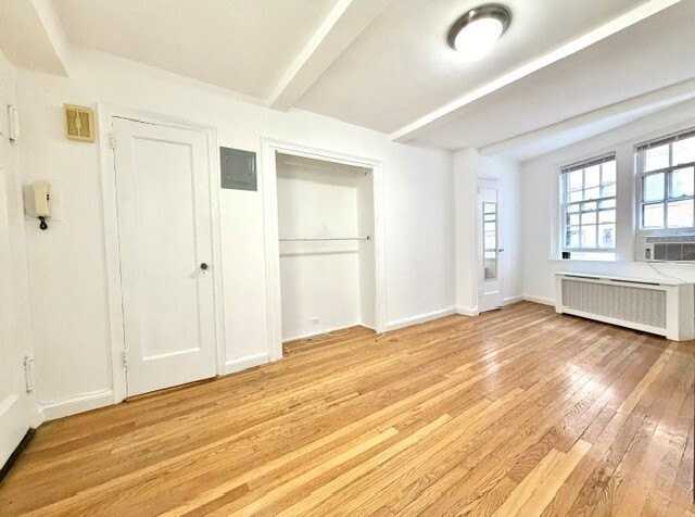 Listing photo 1 of 5